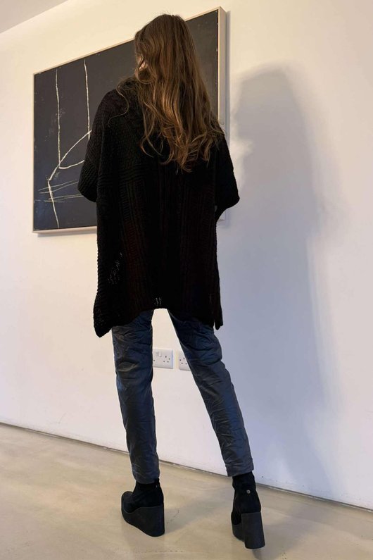 Edie V Cable Cowl Knit Black -